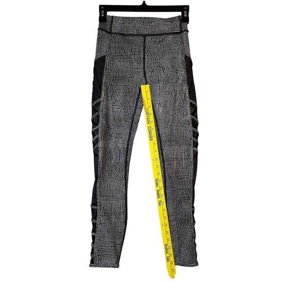 Lululemon Wild And Free Tight Fall Net White Black / Black, Size 2/4 - Picture 7 of 11